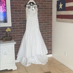 Davids Bridal Wedding Gown